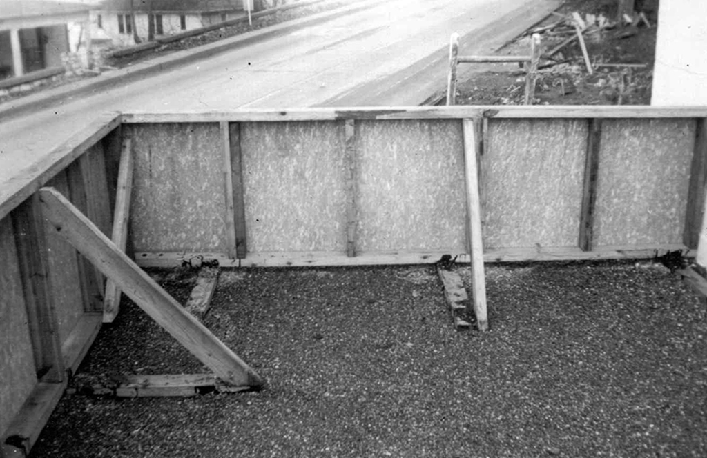 roof-pan-am-station-on-north-11-near-blue-gable-straight-8