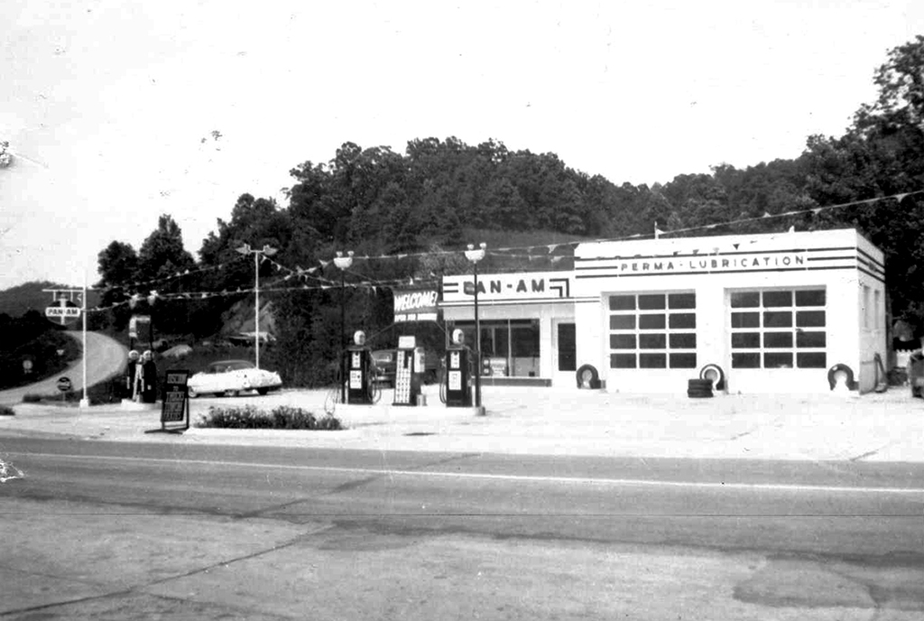 pan-am-station-on-north-11-near-blue-gable-straight-9